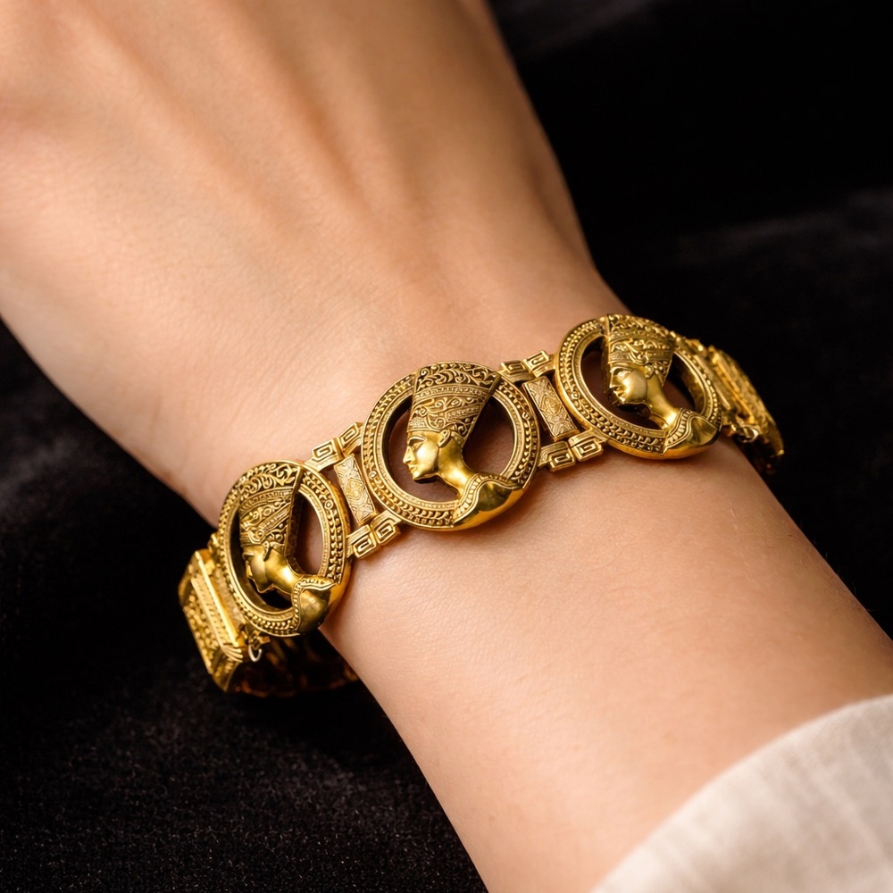 Vintage Egyptian Revival Statement Bracelet — Gold Tone Pharaoh Motif —Unsigned - Picture 4 of 10